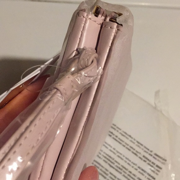 SOLD Lululemon double up pouch in pink - Picture 4 of 6